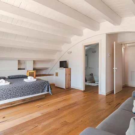 Attico Riva Mare Муджа